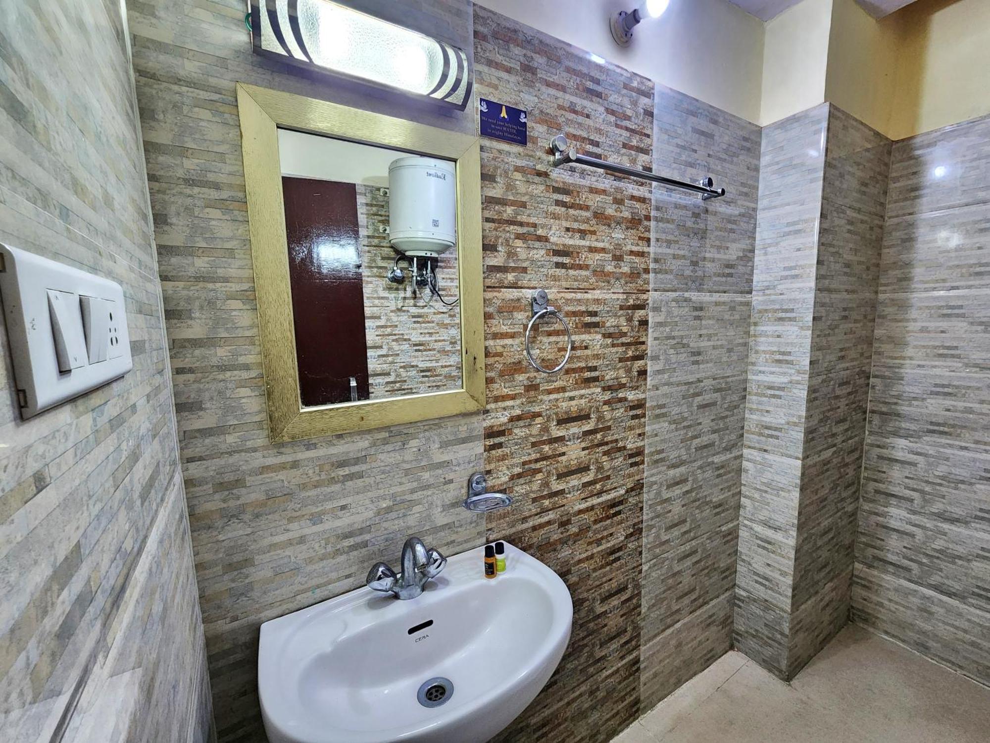 Hotel Taj Palace By Kalra Hospitality Near Mall Road 西姆拉 外观 照片